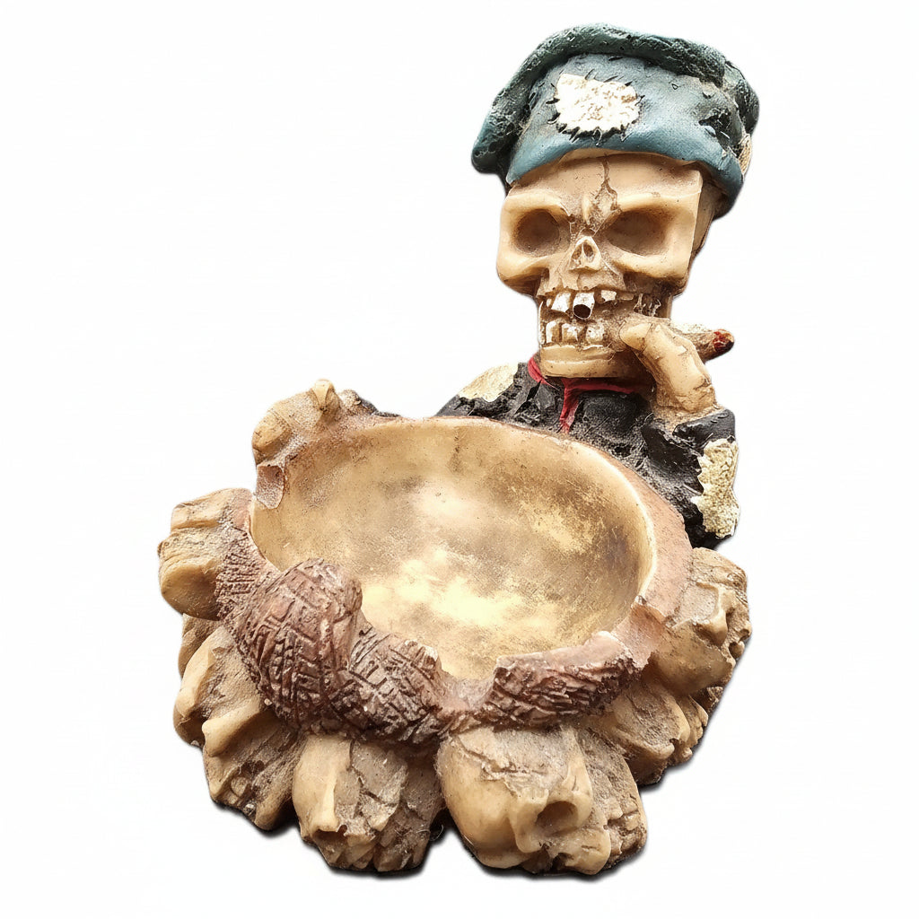 Portacenere Artistico Vintage Teschio Pirata con Sigaro - Design Gotico e Punk