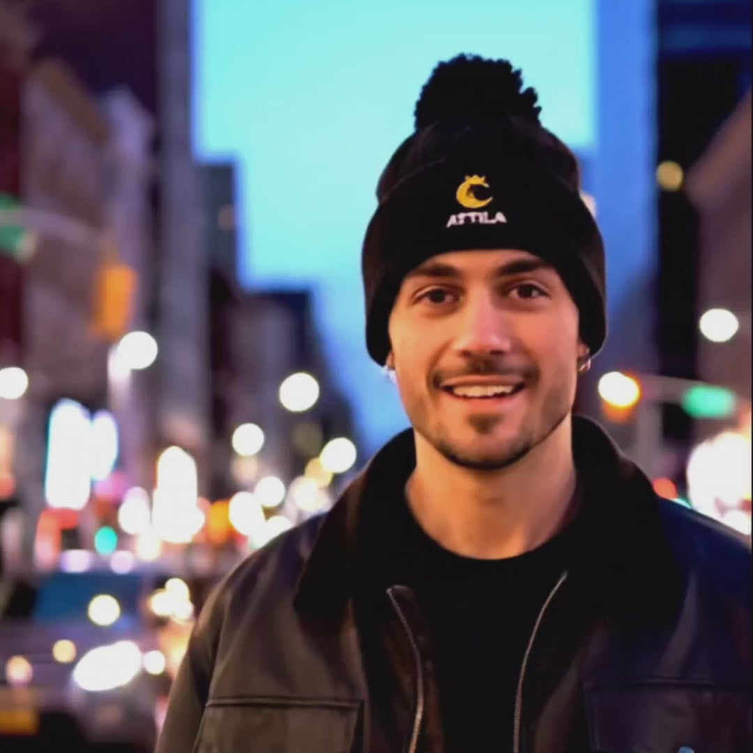 Pom Pom Beanie Attila | L'accessorio Invernale che che fa tendenza