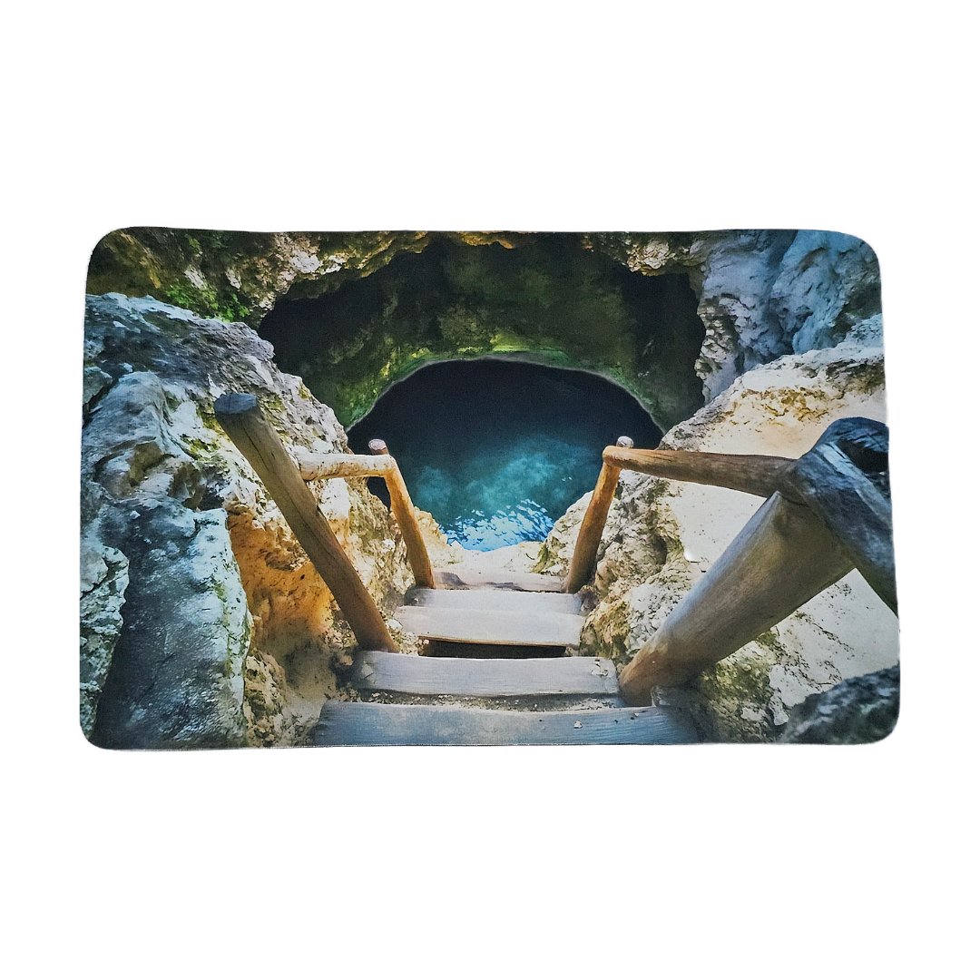 Tappeto Arredo "Grotta Misteriosa" – Stampa Fotografica Cenote – 40x60 cm